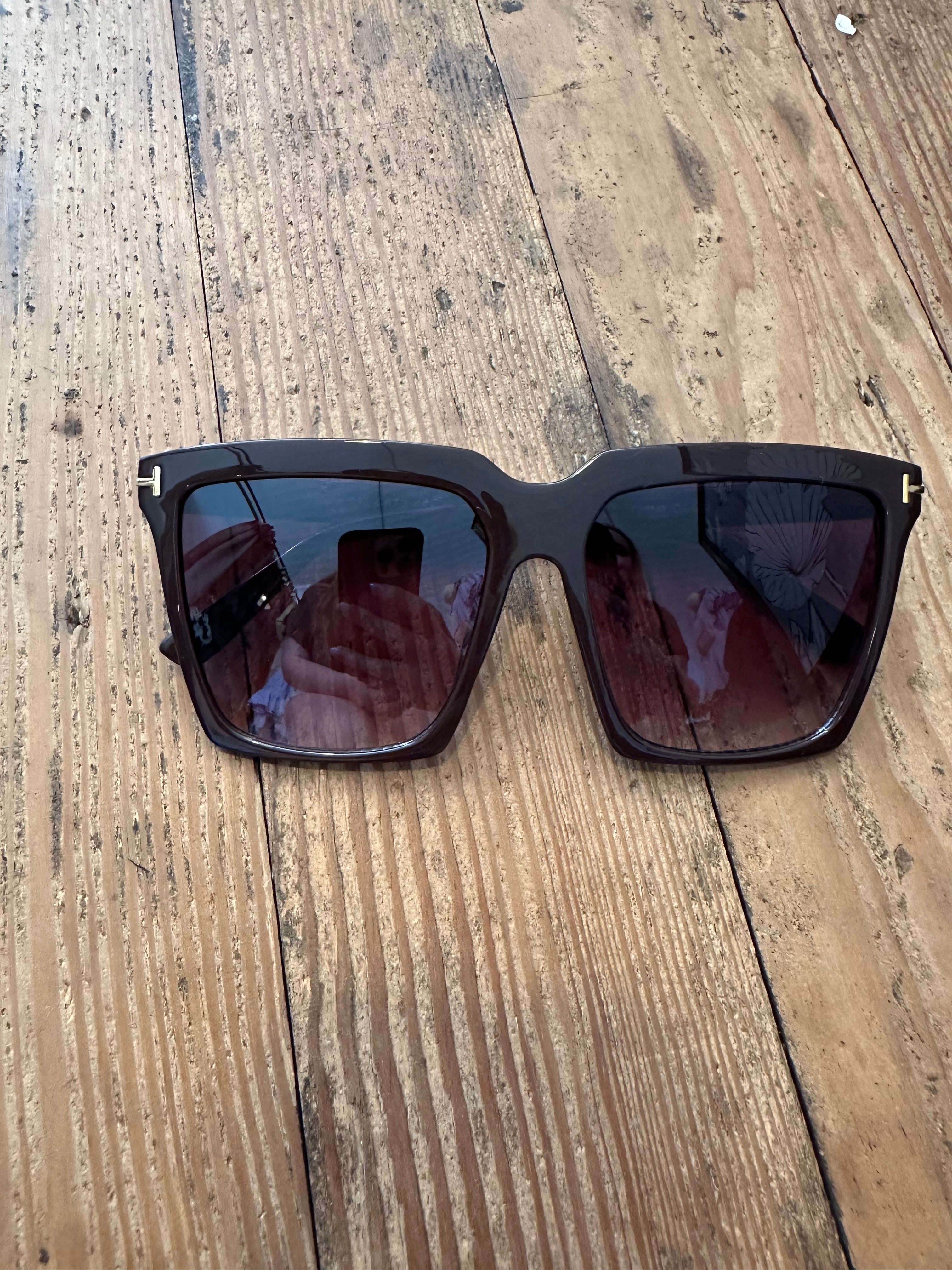 Square Framed Sunglasses
