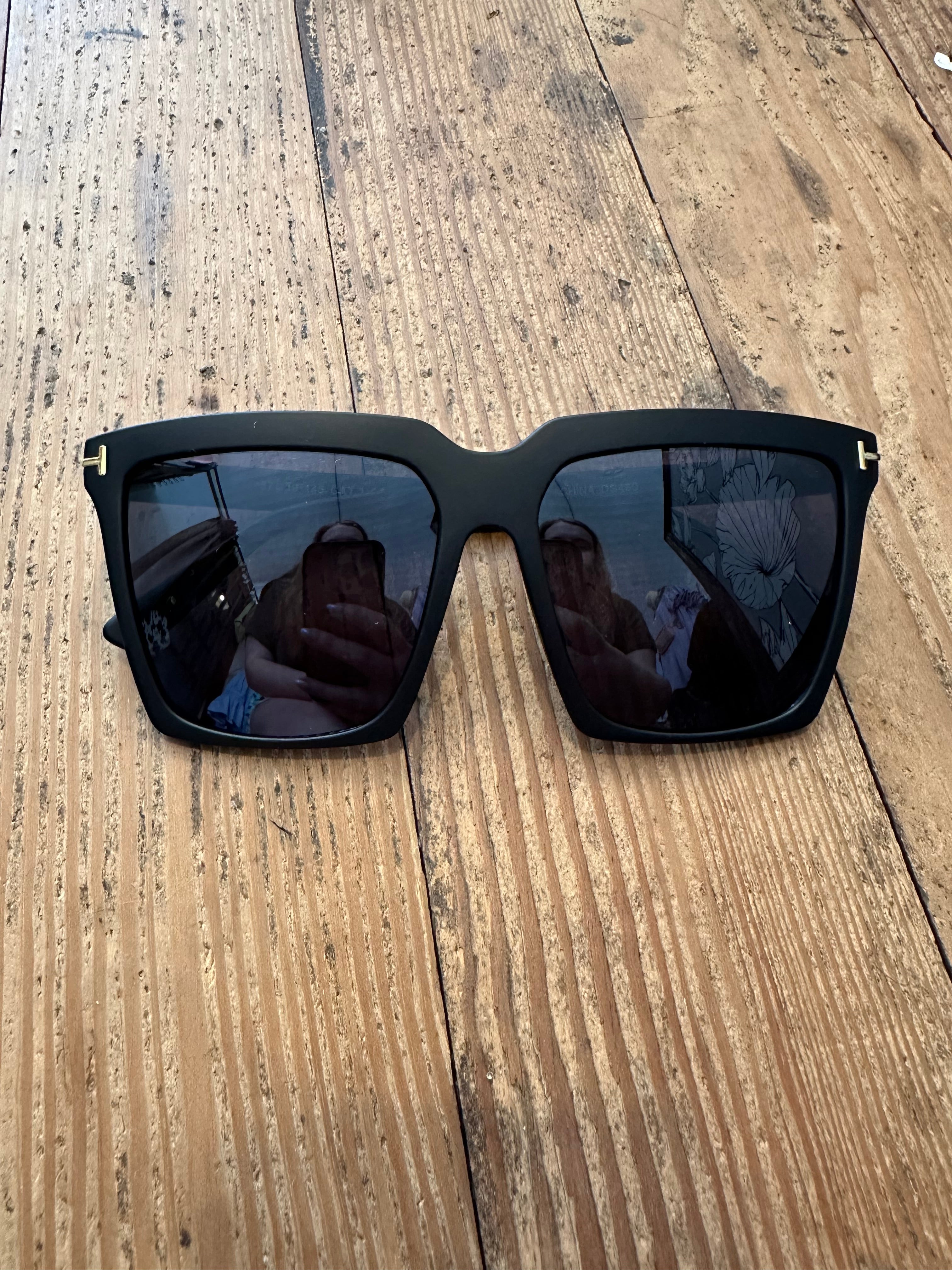 Square Framed Sunglasses