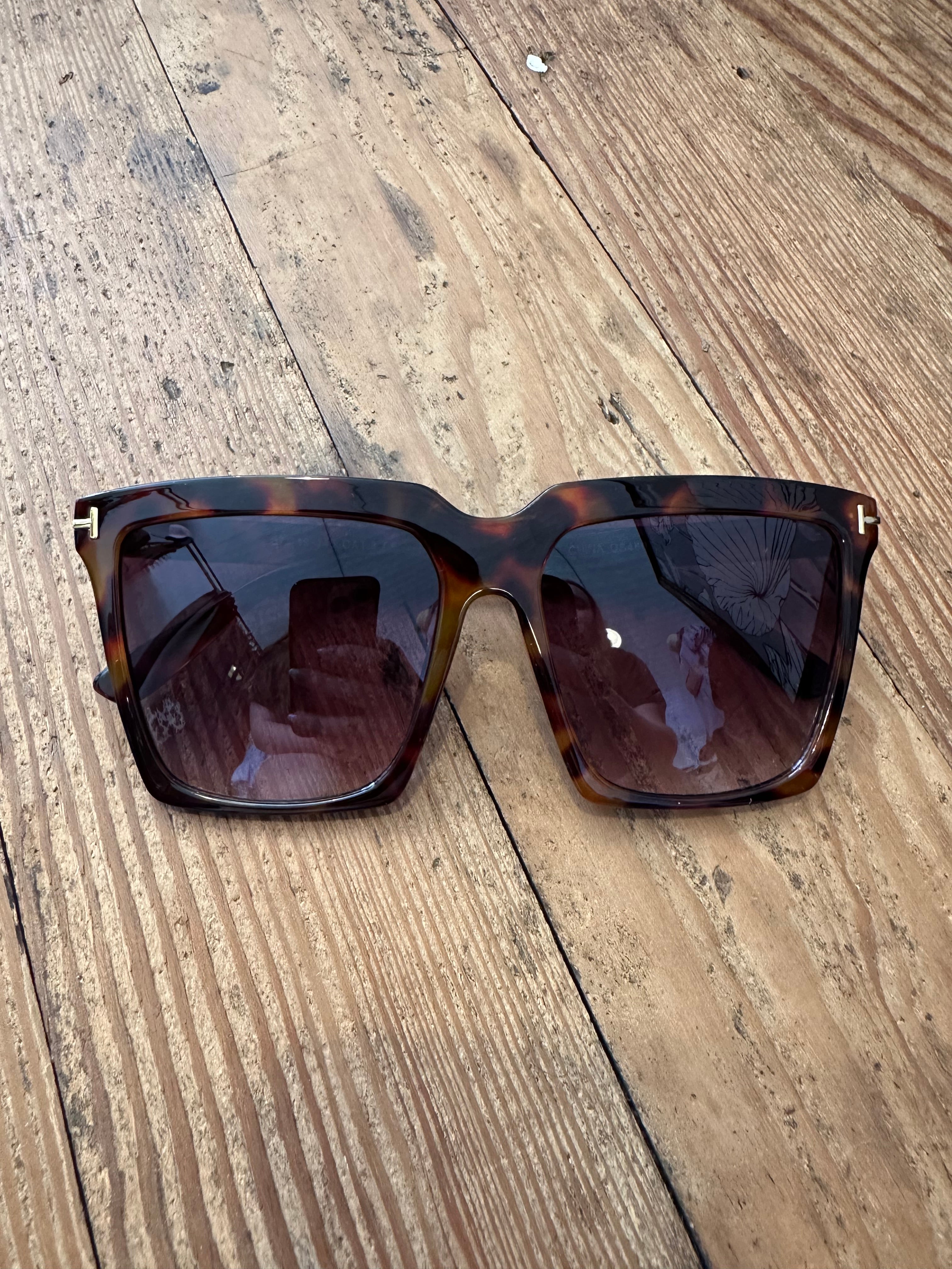 Square Framed Sunglasses