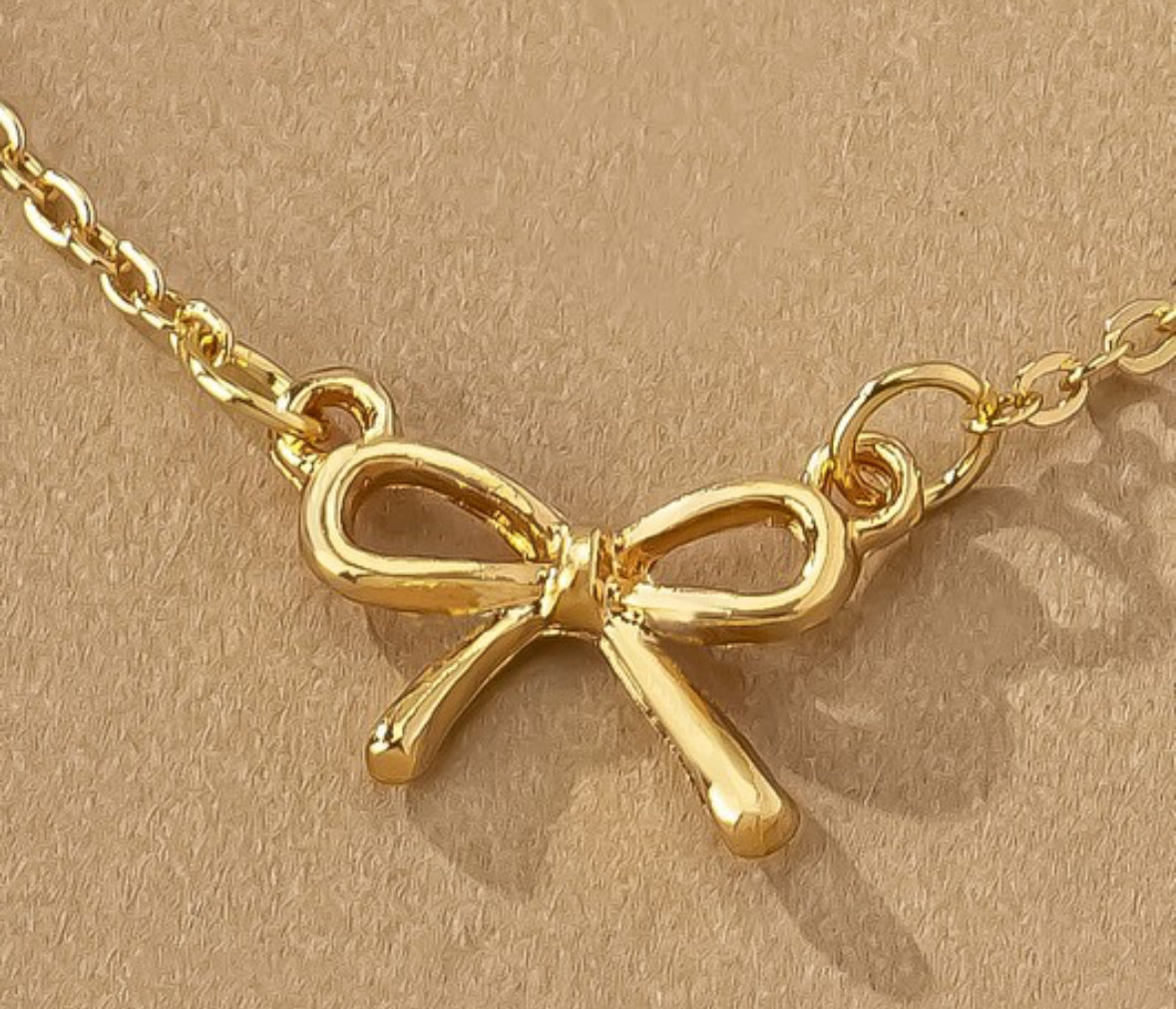 Bow Necklace